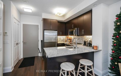 Photo 11 at 303 - 2 Old Mill Drive, Swansea, Toronto