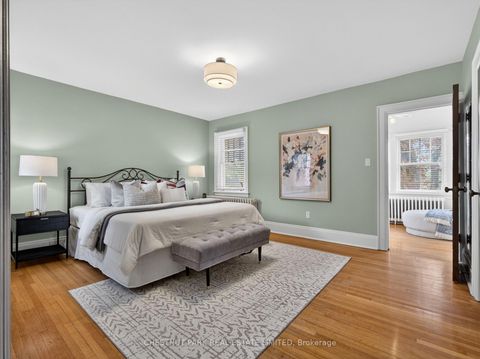Photo 11 at 14 Servington Crescent, Mount Pleasant West, Toronto