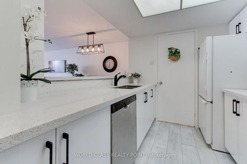 Photo 5 at 207 - 75 Ellen Street, Lakeshore, Barrie