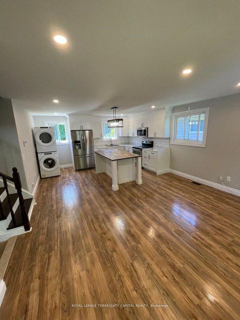 Photo 3 at 30 Thorncrest Road, Allandale Heights, Barrie