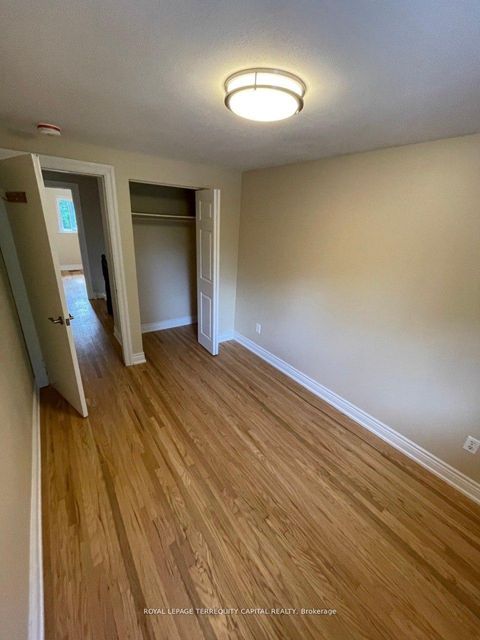 Photo 5 at 30 Thorncrest Road, Allandale Heights, Barrie