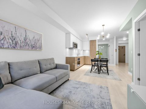 Photo 4 at 306 - 223 St.Clair Avenue, Casa Loma, Toronto
