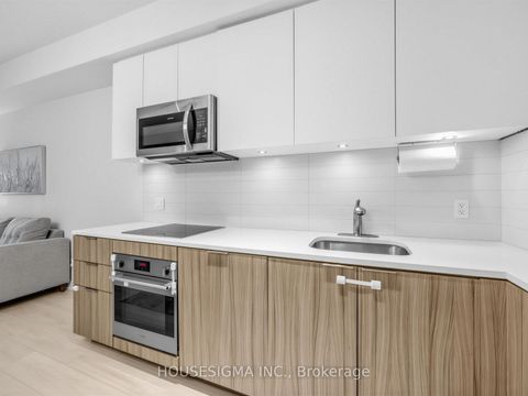 Photo 13 at 306 - 223 St.Clair Avenue, Casa Loma, Toronto