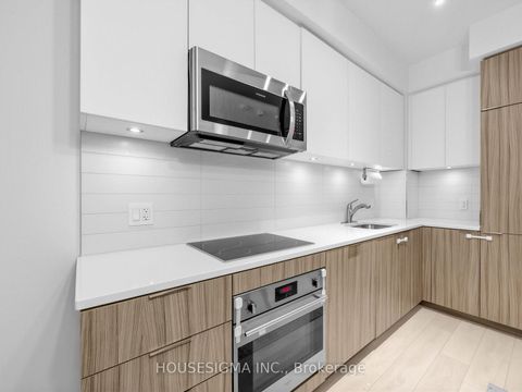 Photo 14 at 306 - 223 St.Clair Avenue, Casa Loma, Toronto