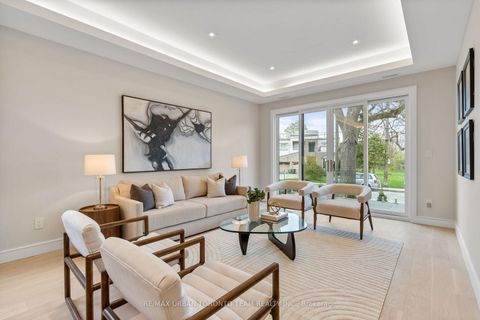 Photo 2 at 4 Drake Crescent, Cliffcrest, Toronto