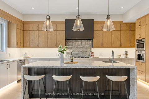 Photo 12 at 4 Drake Crescent, Cliffcrest, Toronto