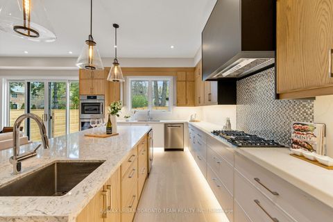 Photo 14 at 4 Drake Crescent, Cliffcrest, Toronto
