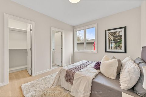 Photo 24 at 4 Drake Crescent, Cliffcrest, Toronto