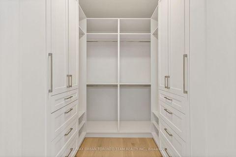 Photo 33 at 4 Drake Crescent, Cliffcrest, Toronto