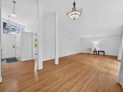 Photo 4 at 4 Malabar Place, Don Mills, Toronto