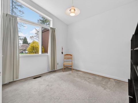 Photo 7 at 4 Malabar Place, Don Mills, Toronto