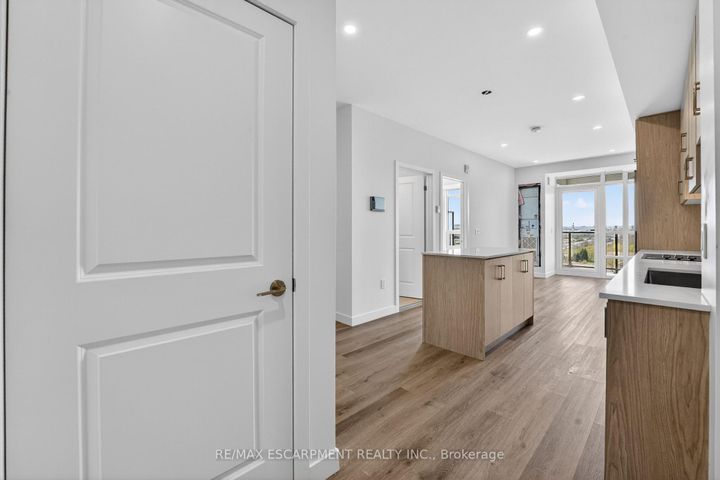 Photo 2 at 901 - 461 Green Road, Lakeshore, Hamilton