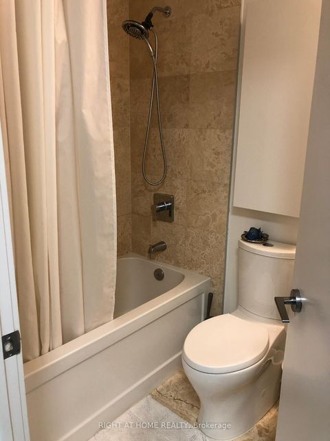 Photo 12 at 511 - 14 York Street, Waterfront Communities C1, Toronto