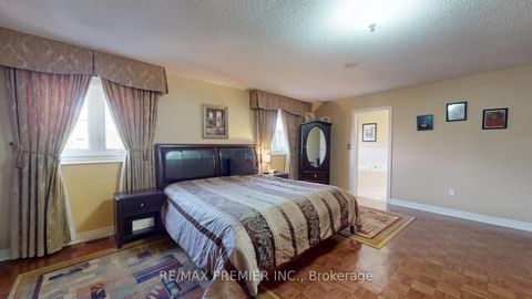 Photo 6 at 28 Osprey Drive, Vellore Village, Vaughan