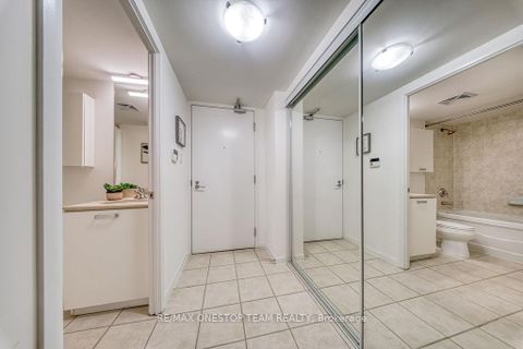 Photo 5 at 508 - 38 Grenville Street, Bay Street Corridor, Toronto