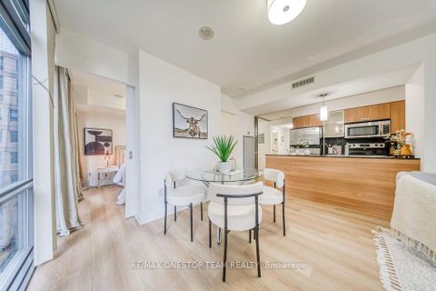 Photo 12 at 508 - 38 Grenville Street, Bay Street Corridor, Toronto