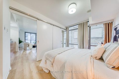 Photo 20 at 508 - 38 Grenville Street, Bay Street Corridor, Toronto