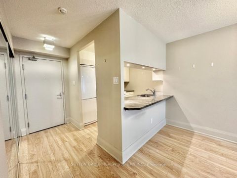Photo 21 at 1908 - 1055 Bay Street, Bay Street Corridor, Toronto