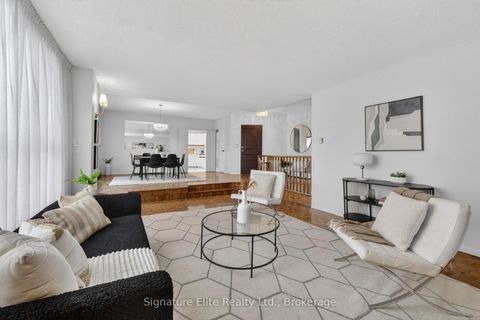Photo 7 at 303 - 10 Prue Avenue, Lawrence, Toronto