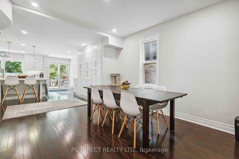 Photo 2 at 27 Warren Crescent, Lambton Baby Point, Toronto