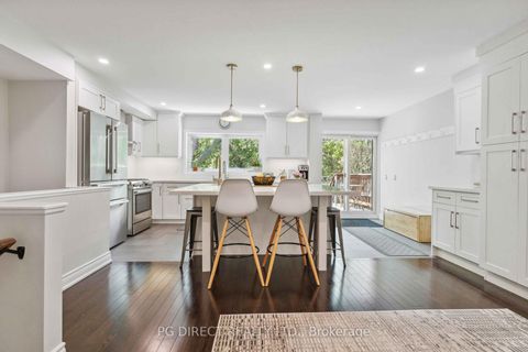 Photo 3 at 27 Warren Crescent, Lambton Baby Point, Toronto