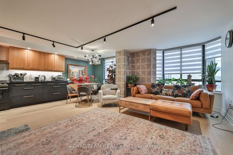 Photo 10 at C-PH 10 - 211 Saint Patrick Street, Chinatown, Toronto