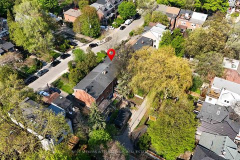 Photo 6 at 31 Ivy Avenue, South Riverdale, Toronto