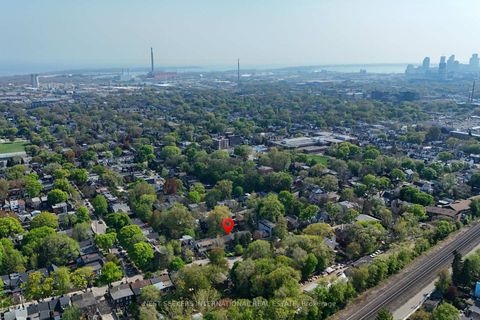 Photo 7 at 31 Ivy Avenue, South Riverdale, Toronto