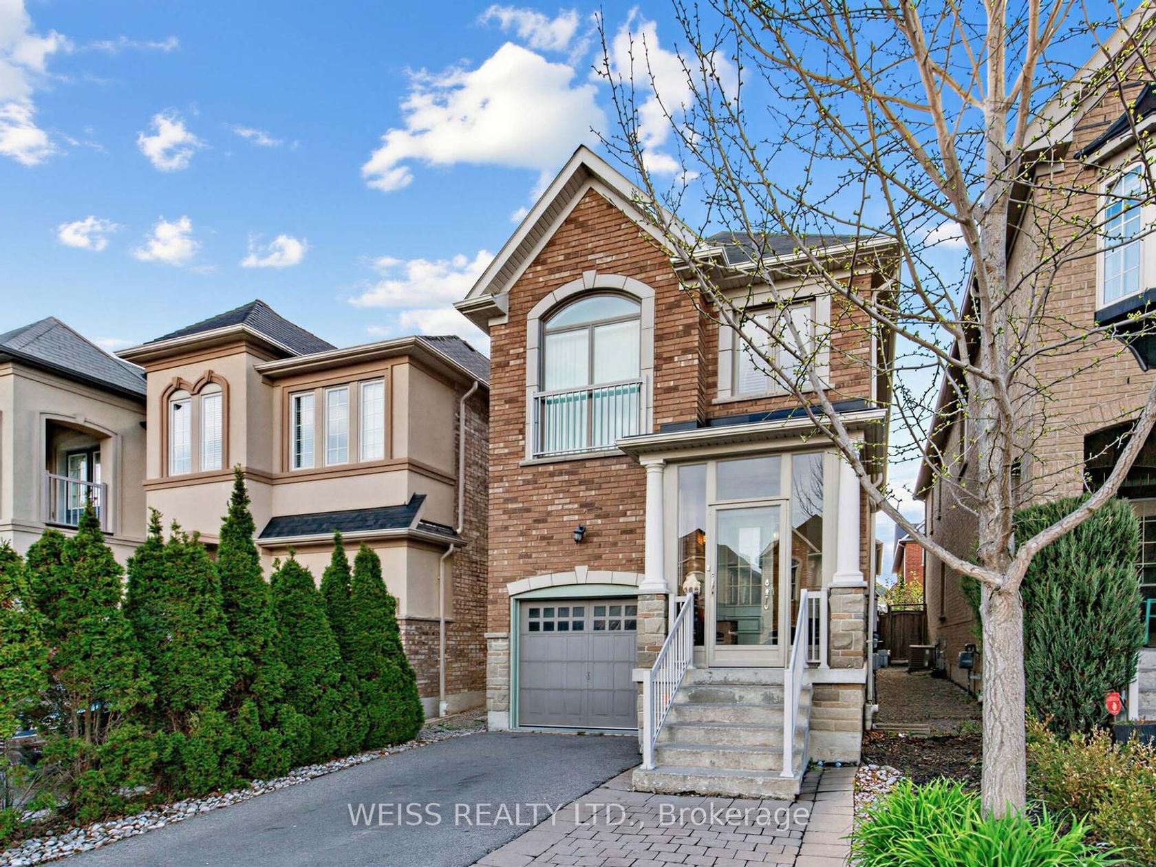 446 Lady Nadia Drive, Patterson, Vaughan photo number 2