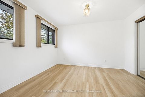 Photo 34 at 26 Neilor Crescent, Markland Wood, Toronto