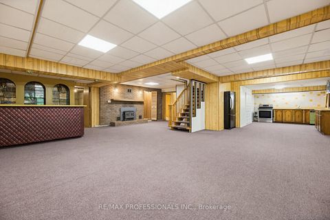 Photo 37 at 26 Neilor Crescent, Markland Wood, Toronto
