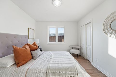 Photo 23 at 9 Del Ria Drive, Maple Leaf, Toronto
