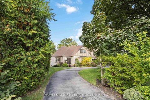 Photo 4 at 27 Ashley Park Road, Humber Valley, Toronto