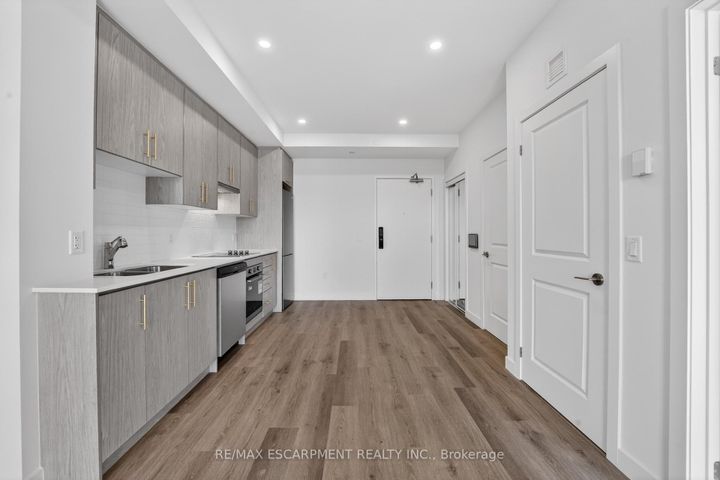 Photo 2 at 321 - 461 Green Road, Lakeshore, Hamilton