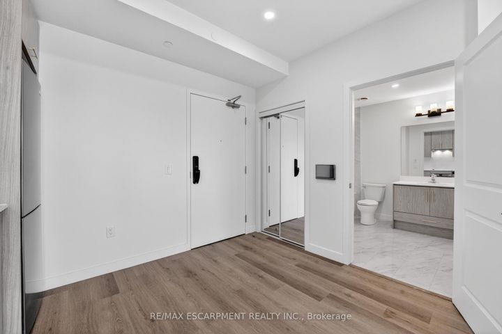 Photo 4 at 321 - 461 Green Road, Lakeshore, Hamilton