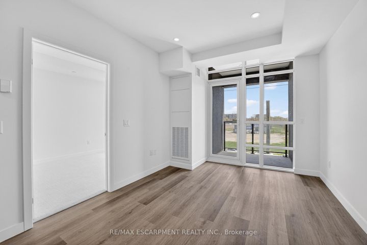 Photo 10 at 321 - 461 Green Road, Lakeshore, Hamilton