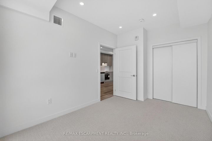 Photo 15 at 321 - 461 Green Road, Lakeshore, Hamilton