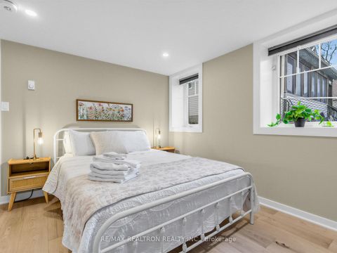 Photo 12 at 115 Clapperton Street, Wellington, Barrie