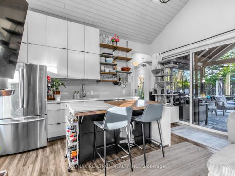 Photo 19 at 115 Clapperton Street, Wellington, Barrie