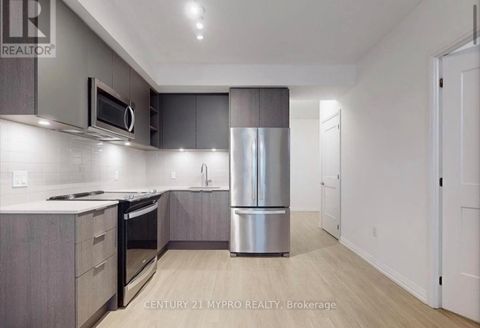 Photo 9 at 703 - 25 Holly Street, Mount Pleasant West, Toronto