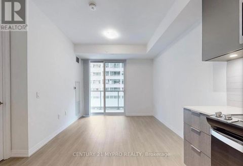 Photo 10 at 703 - 25 Holly Street, Mount Pleasant West, Toronto