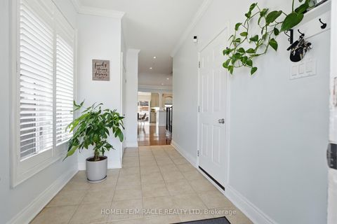 Photo 5 at 243 Venice Gate Drive, Vellore Village, Vaughan