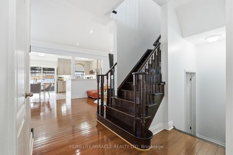 Photo 7 at 243 Venice Gate Drive, Vellore Village, Vaughan