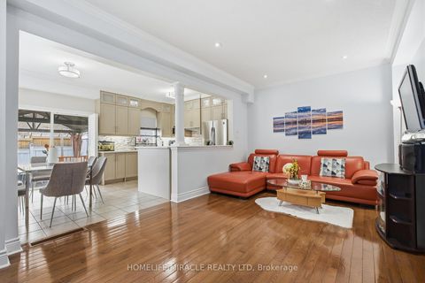 Photo 9 at 243 Venice Gate Drive, Vellore Village, Vaughan