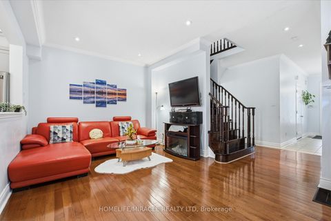 Photo 10 at 243 Venice Gate Drive, Vellore Village, Vaughan