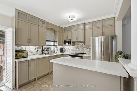 Photo 16 at 243 Venice Gate Drive, Vellore Village, Vaughan