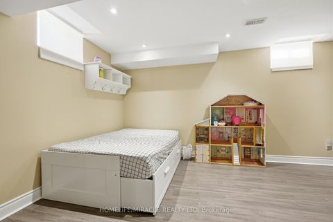 Photo 35 at 243 Venice Gate Drive, Vellore Village, Vaughan