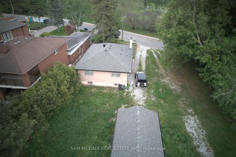 Photo 4 at 148 Rowntree Mill Road S, Humber Summit, Toronto