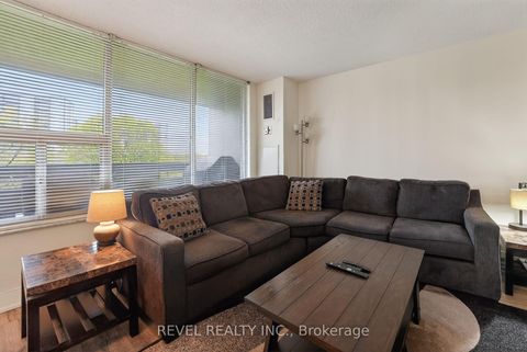 Photo 7 at 403 - 11 Wincott Drive, The Westway, Toronto