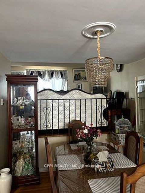 Photo 2 at 110 - 69 Godstone Road, Don Valley Village, Toronto